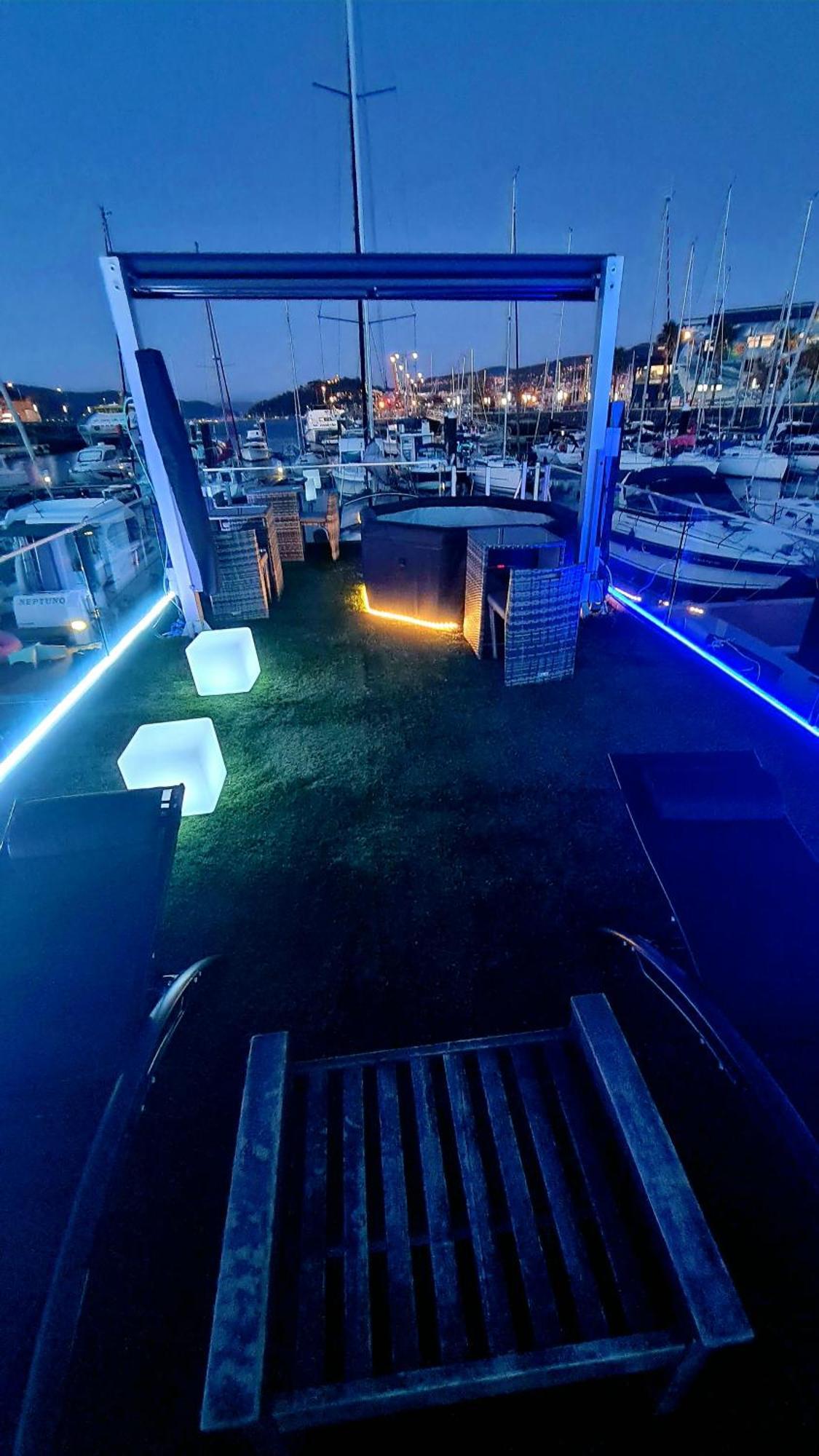 Barco-Apartamento En El Nautico De Vigo Exteriör bild